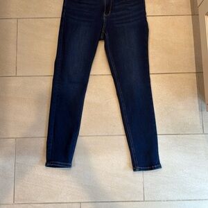 Vervet Blue Skinny Jeans with Tapered Ankle Fit